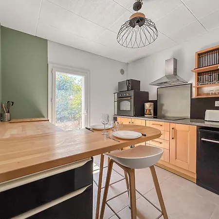 Maison Avec Jardin, Terrasse, Cheminée Insert Et Bois *